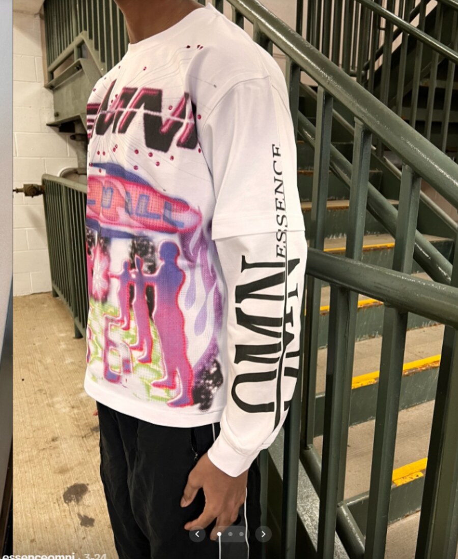 Graphic long sleeve streetwear look